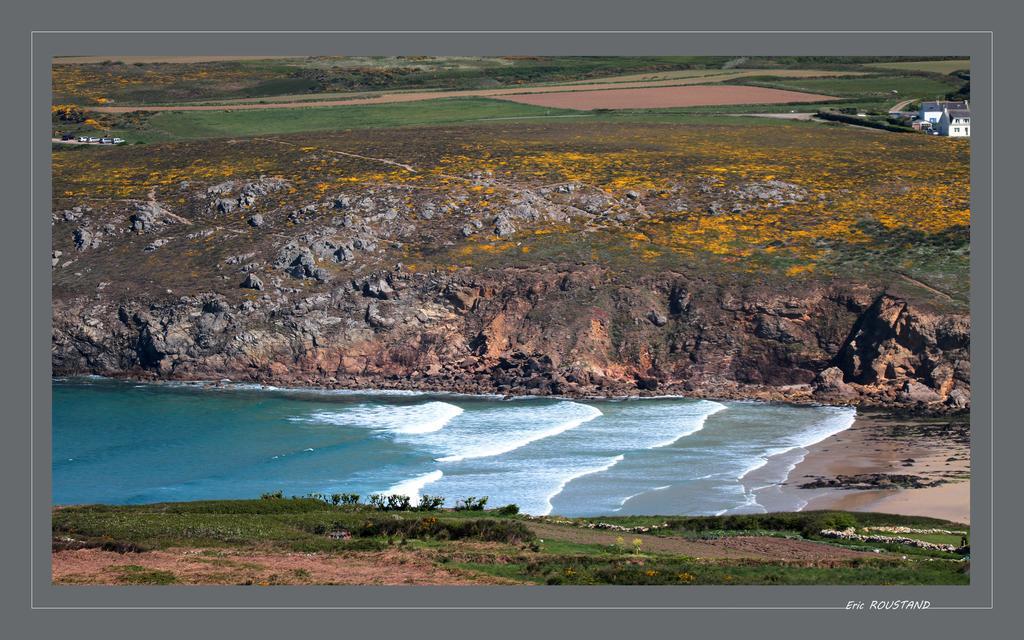 Hotel De La Baie Des Trepasses Plogoff Bagian luar foto